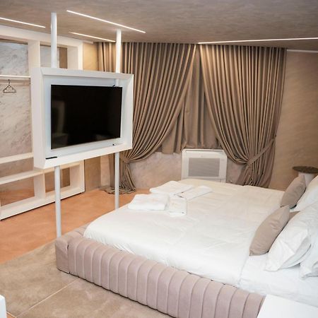 Hotel Pernoca Durrës Exteriör bild